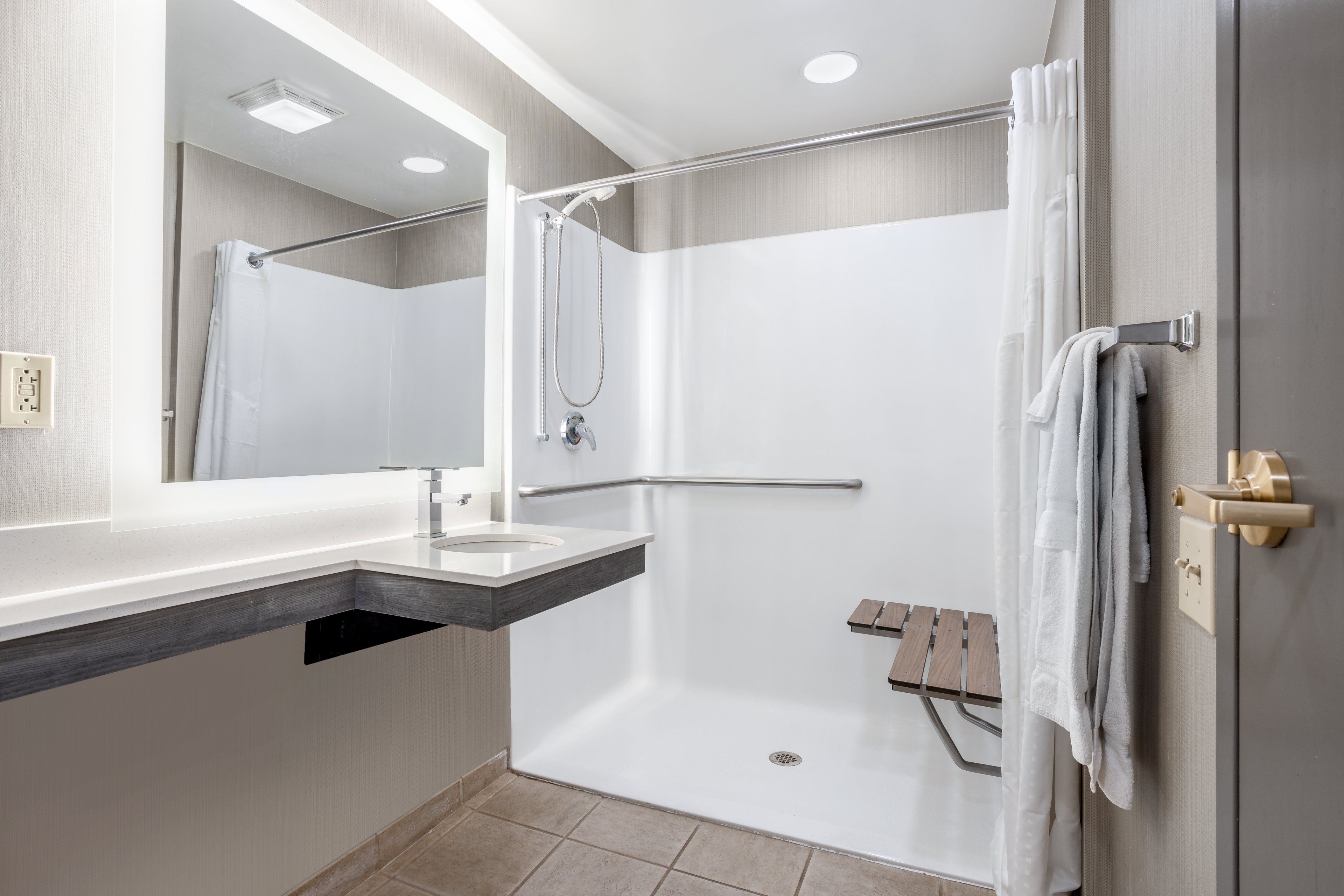 holiday inn lafayette city centre by ihg