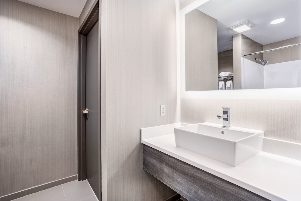 holiday inn lafayette city centre by ihg