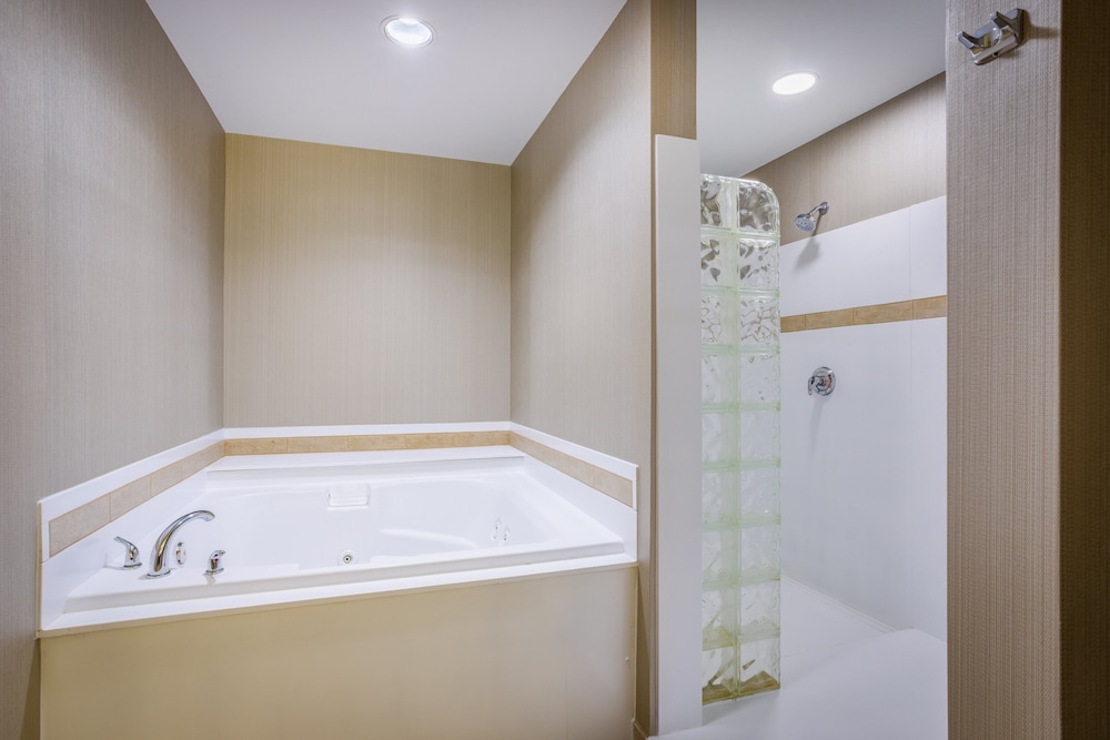 holiday inn lafayette city centre by ihg