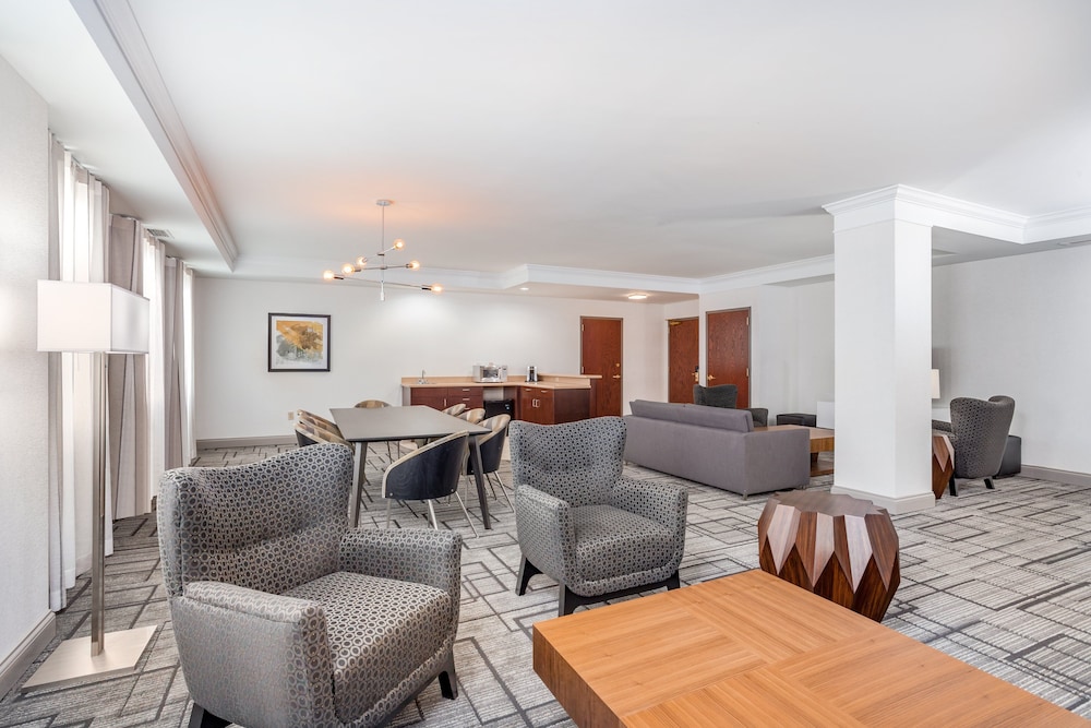 holiday inn lafayette city centre by ihg