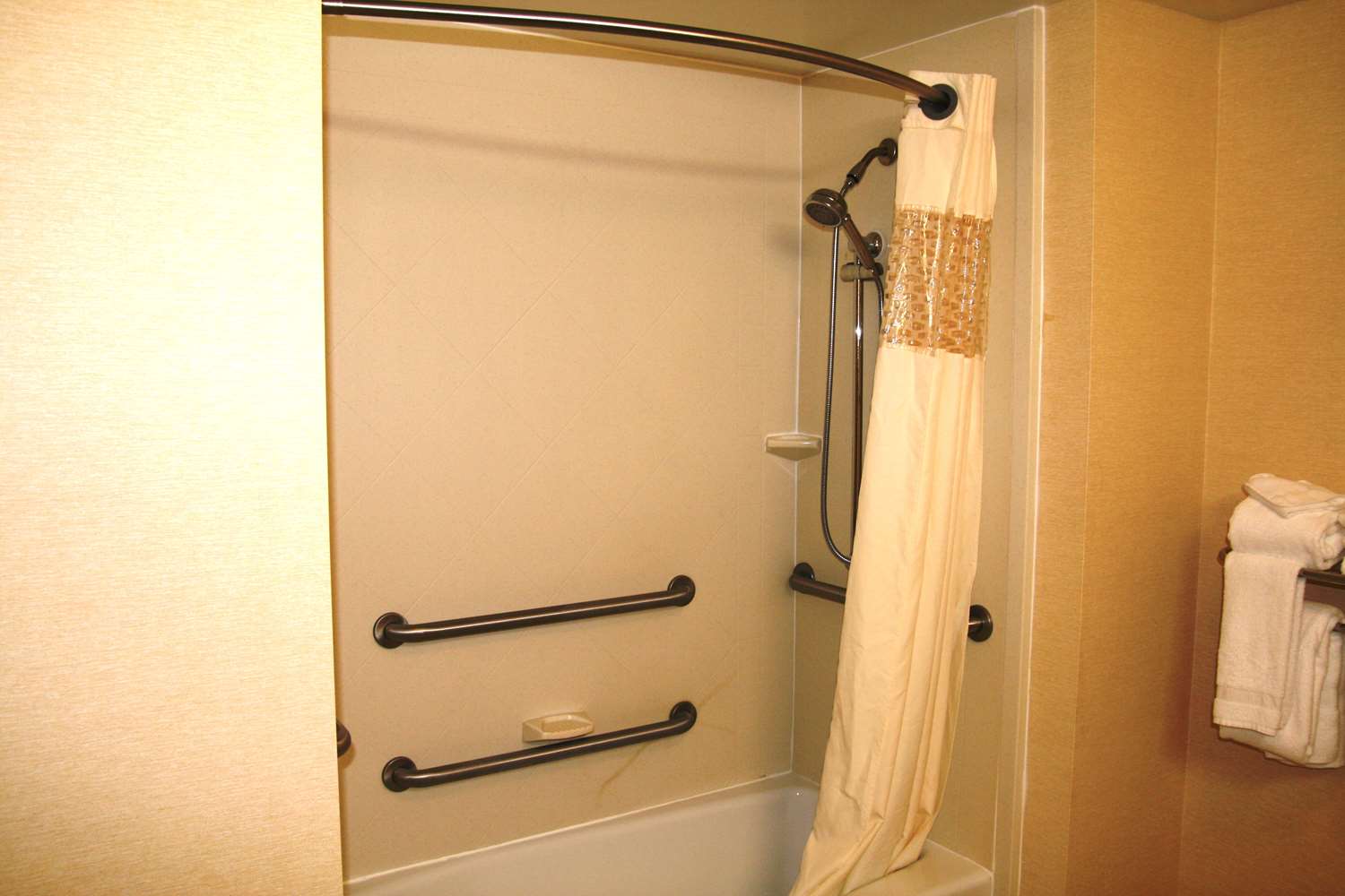 hampton inn and suites lancaster