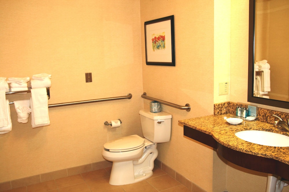 hampton inn and suites lancaster