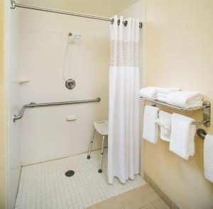 hampton inn and suites lancaster
