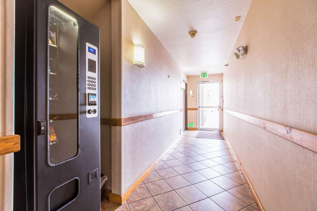 quality inn and suites university