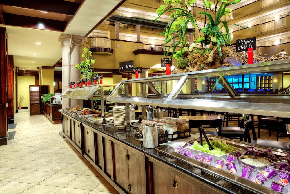 embassy suites by hilton laredo