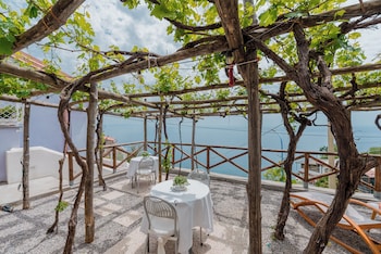 albergo diffuso bacco furore