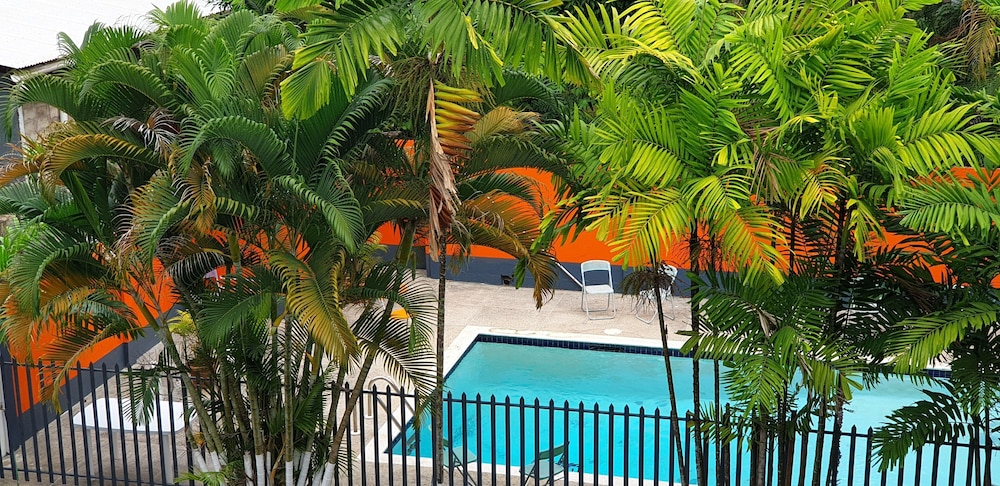 queens comfort inn