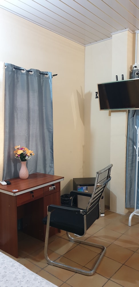queens comfort inn