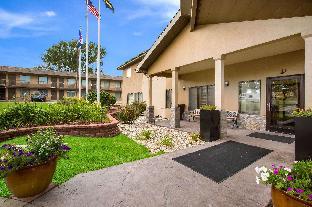 quality inn and suites lawrence university area