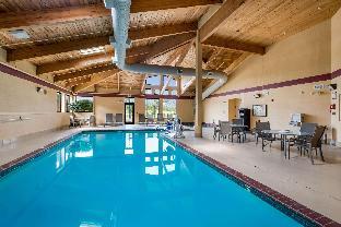 quality inn and suites lawrence university area