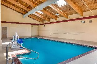 quality inn and suites lawrence university area