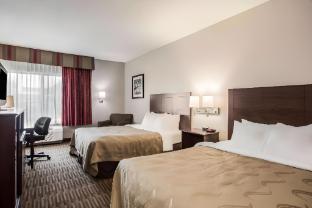 quality inn and suites lawrence university area