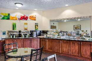 quality inn and suites lawrence university area
