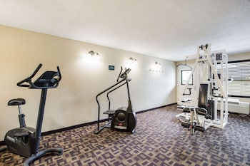 quality inn and suites lawrence university area