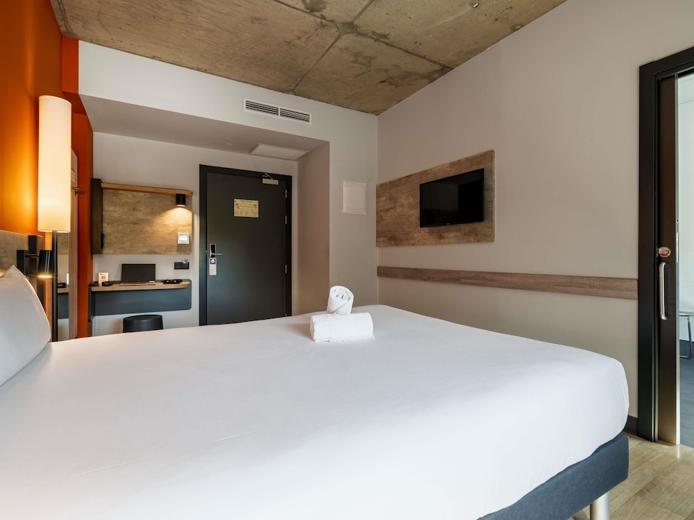 ibis budget madrid aeropuerto