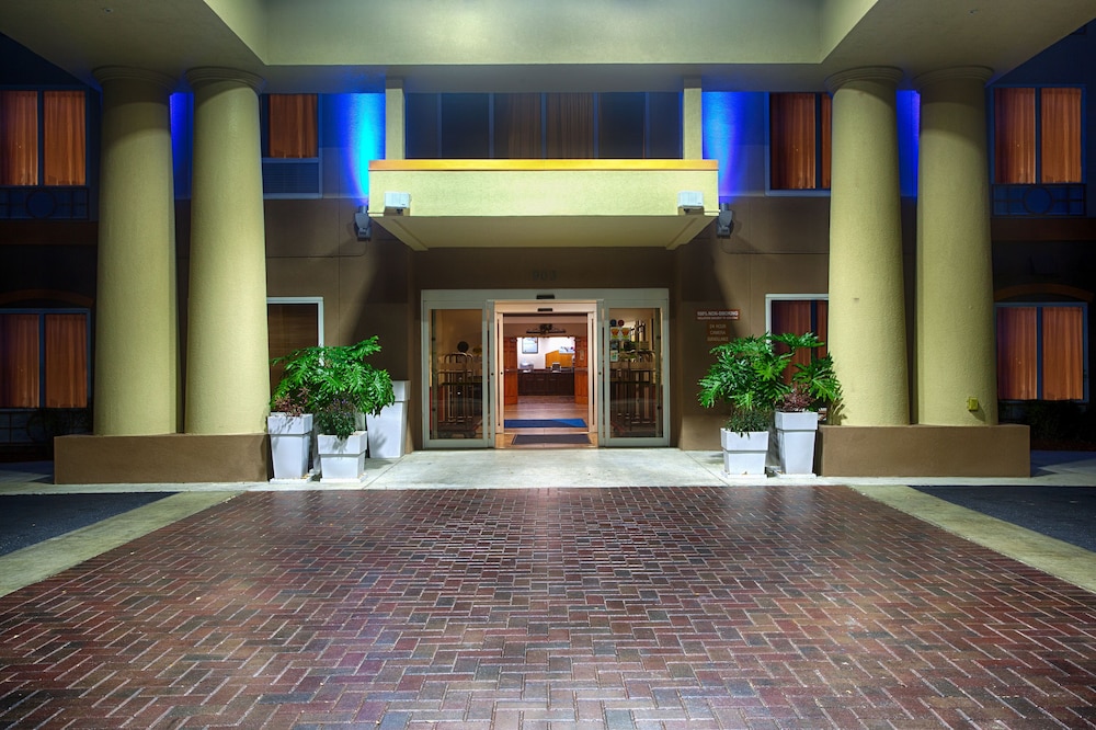 holiday inn express hotel and suites inverness by ihg