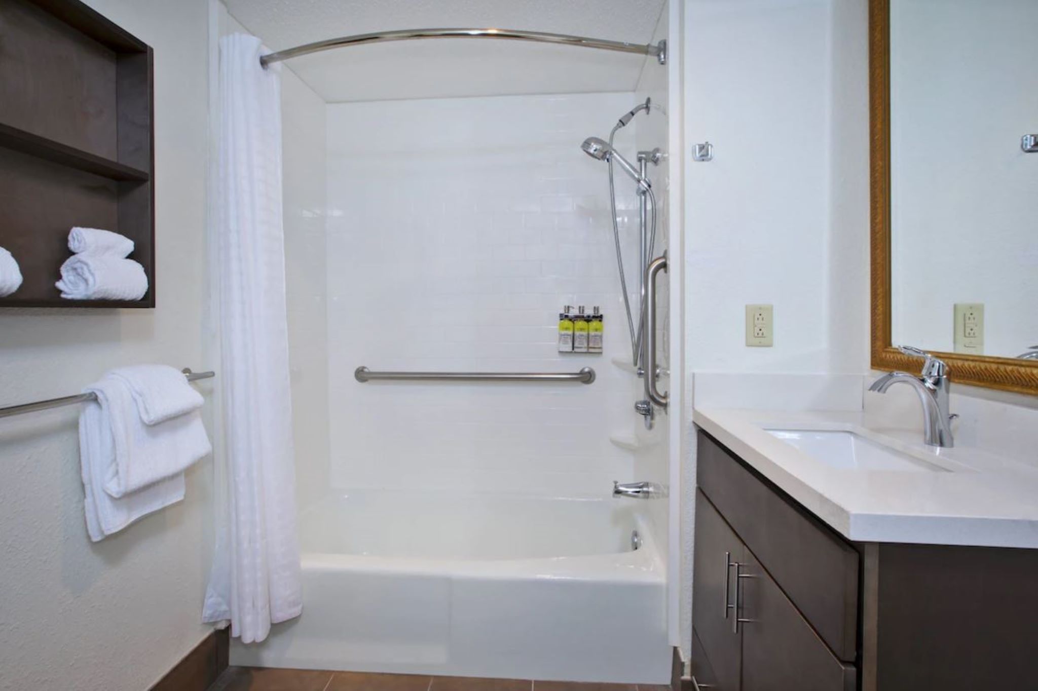 candlewood suites grand rapids airport by ihg