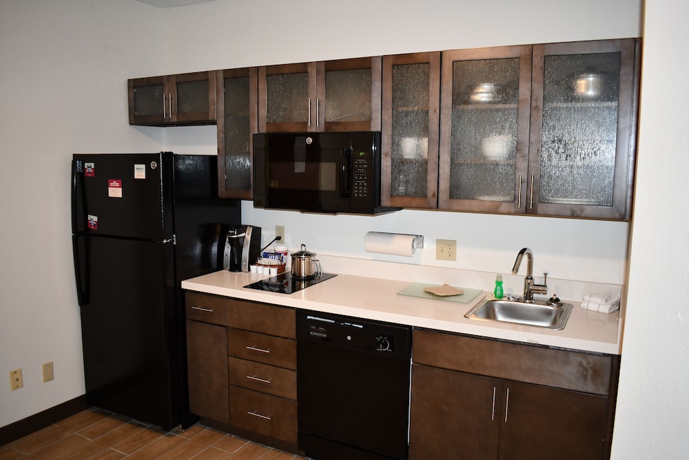 candlewood suites grand rapids airport by ihg