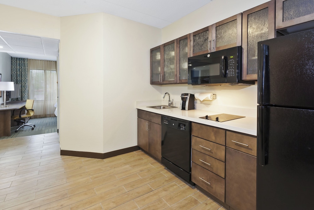 candlewood suites grand rapids airport by ihg