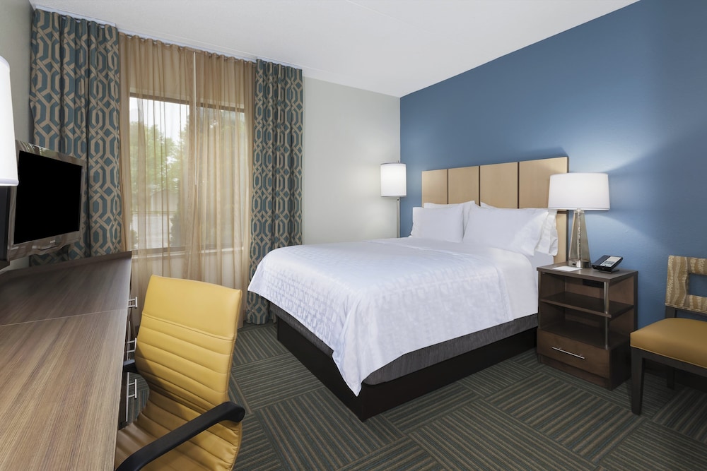 candlewood suites grand rapids airport by ihg