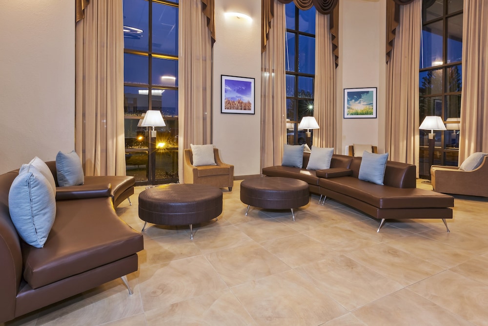 candlewood suites grand rapids airport by ihg