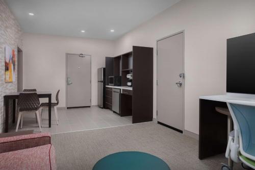 home2 suites by hilton laredo north