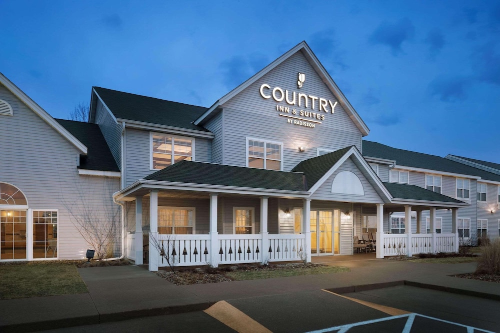 country inn and suites by radisson grinnell ia