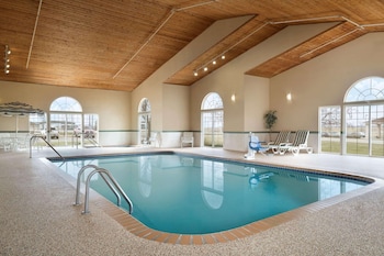 country inn and suites by radisson grinnell ia