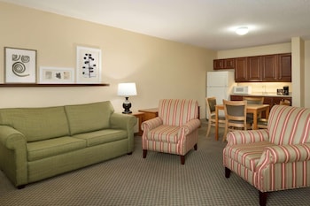 country inn and suites by radisson grinnell ia