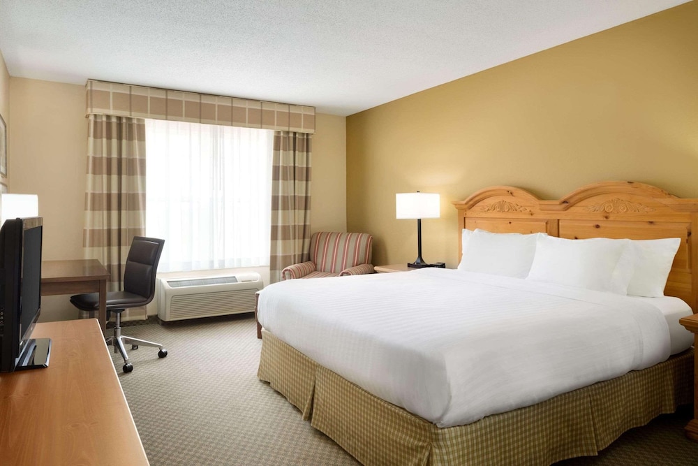 country inn and suites by radisson grinnell ia