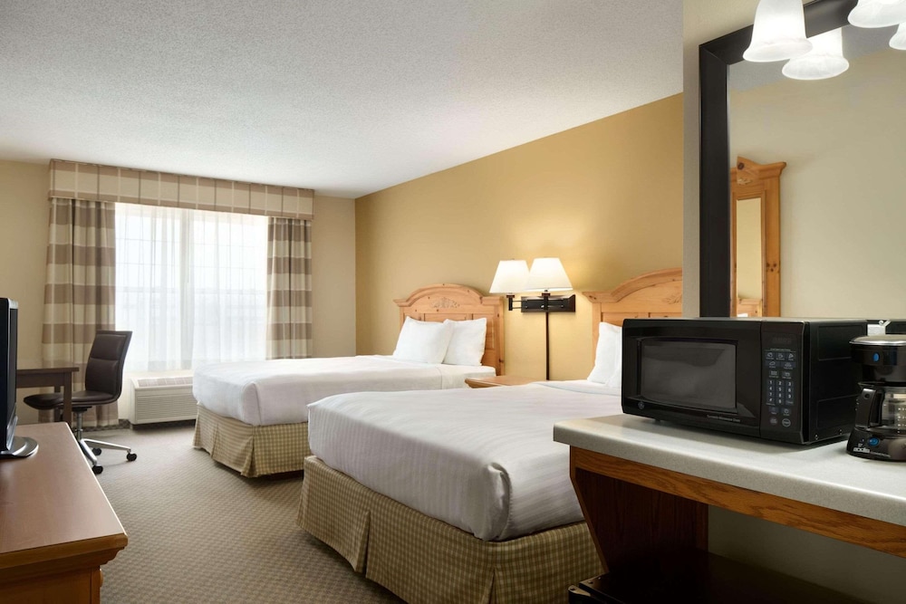 country inn and suites by radisson grinnell ia