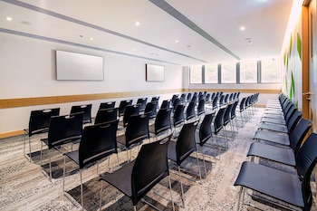 hotel ease access lai chi kok