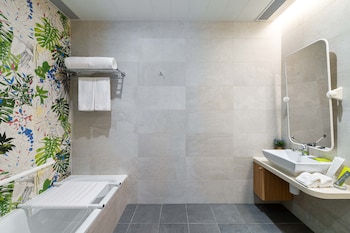 hotel ease access lai chi kok