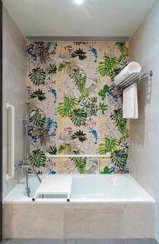 hotel ease access lai chi kok