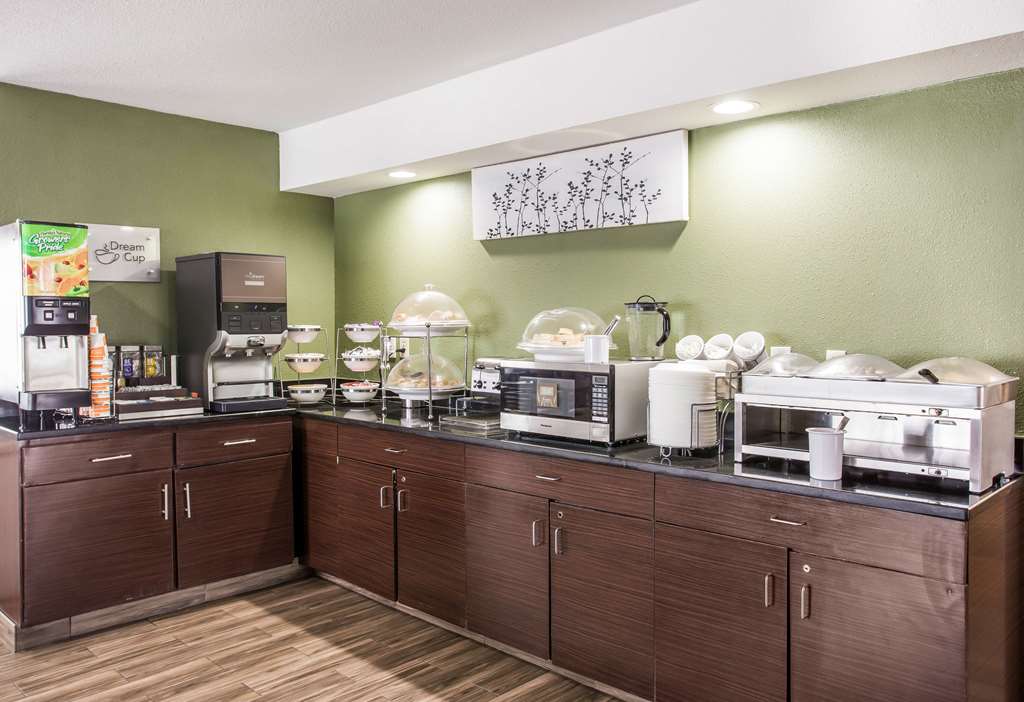 sleep inn kansas city international airport