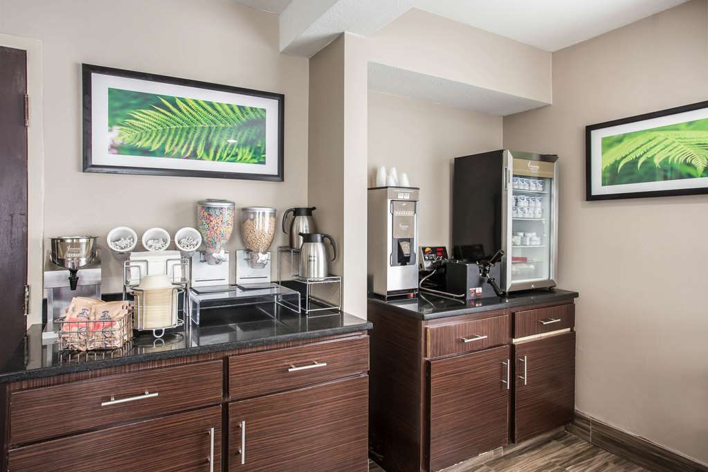 sleep inn kansas city international airport