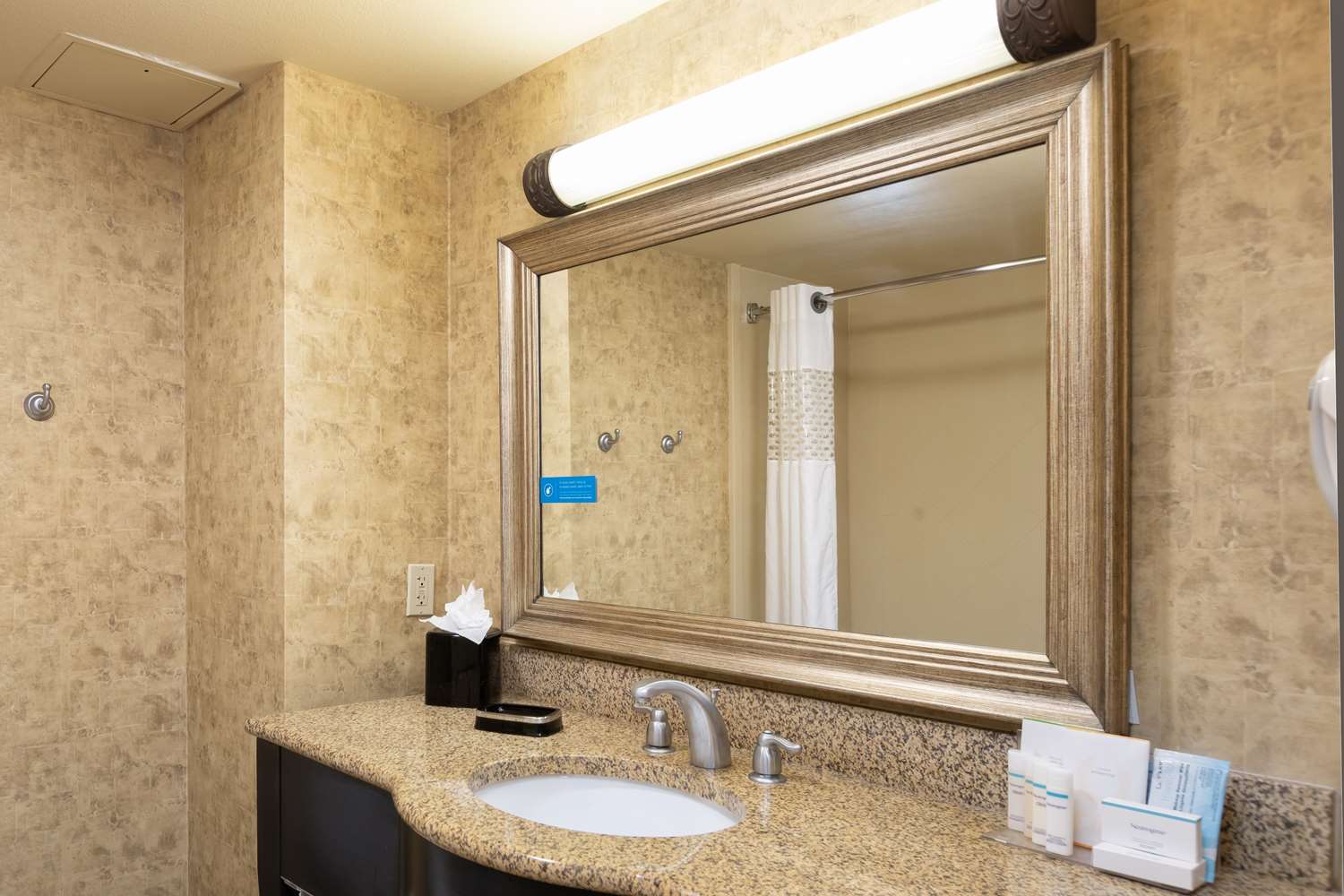 hampton inn and suites baton rouge i 10 east