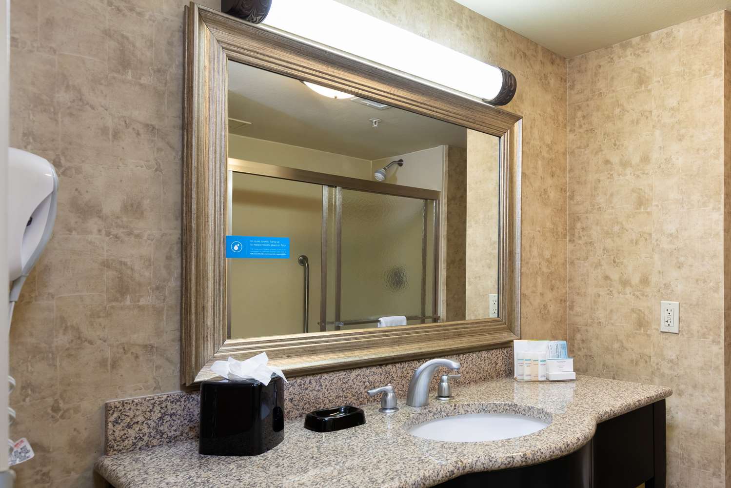 hampton inn and suites baton rouge i 10 east