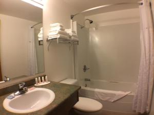 Super 8 By Wyndham Kenora,Ontario>>Kenora,2 star