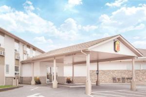 Super 8 By Wyndham Kenora,Ontario>>Kenora,2 star