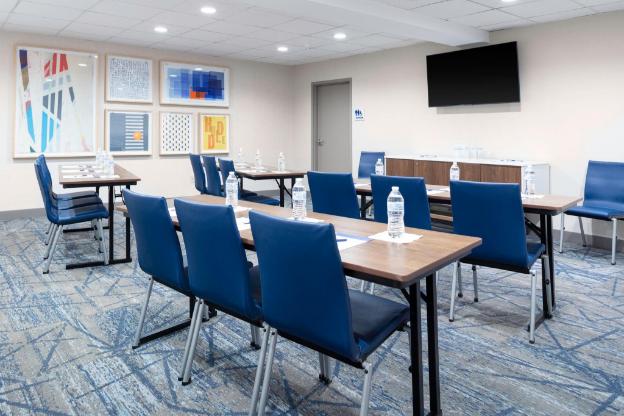 holiday inn express and suites kimball by ihg