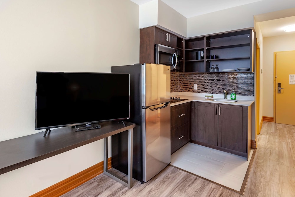 Surestay Plus Hotel By Best Western Kincardine,Owen Sound>>Kincardine,3 star