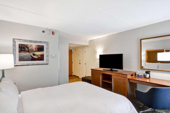 hampton inn albany wolf road airport