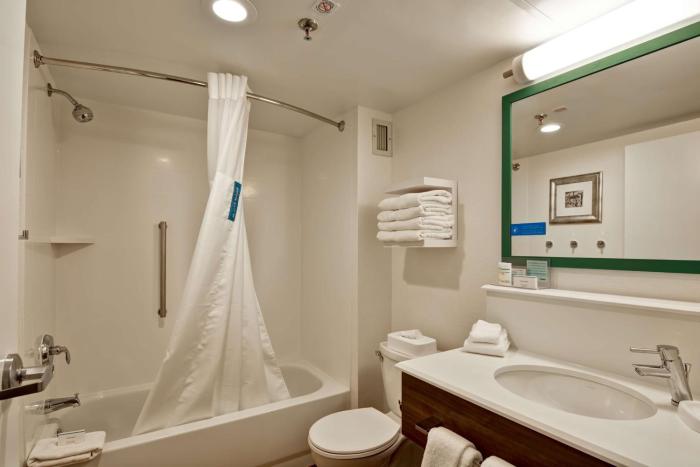 hampton inn albany wolf road airport