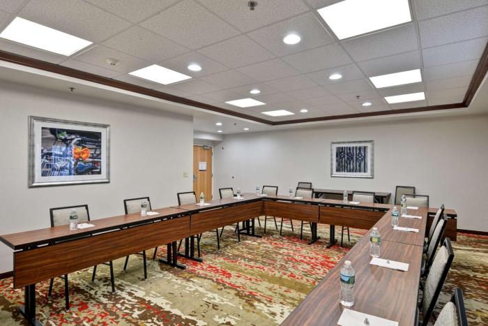 hampton inn albany wolf road airport