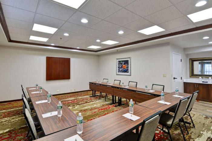 hampton inn albany wolf road airport