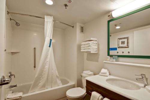 hampton inn albany wolf road airport