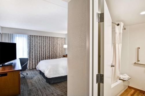 hampton inn albany wolf road airport
