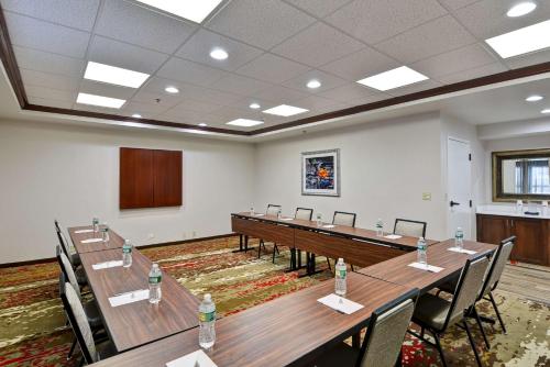 hampton inn albany wolf road airport