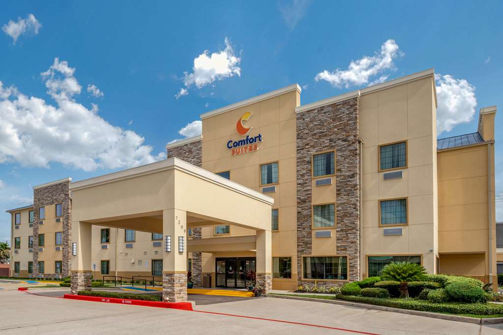 comfort suites baytown 